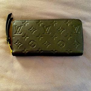Authentic Louis Vuitton LV Emprient Zippy Wallet in Black